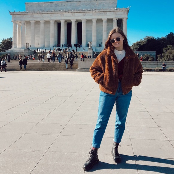 Meet your Posher, Paige - Picture 5 of 6